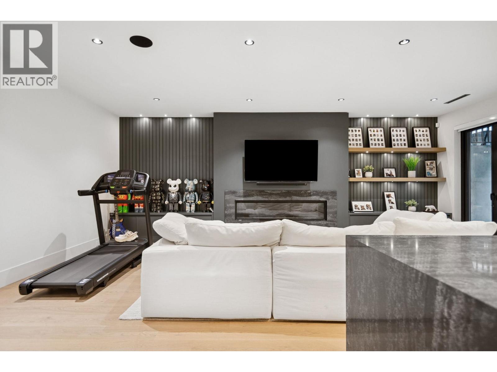 7961 BURNFIELD CRESCENT, Burnaby