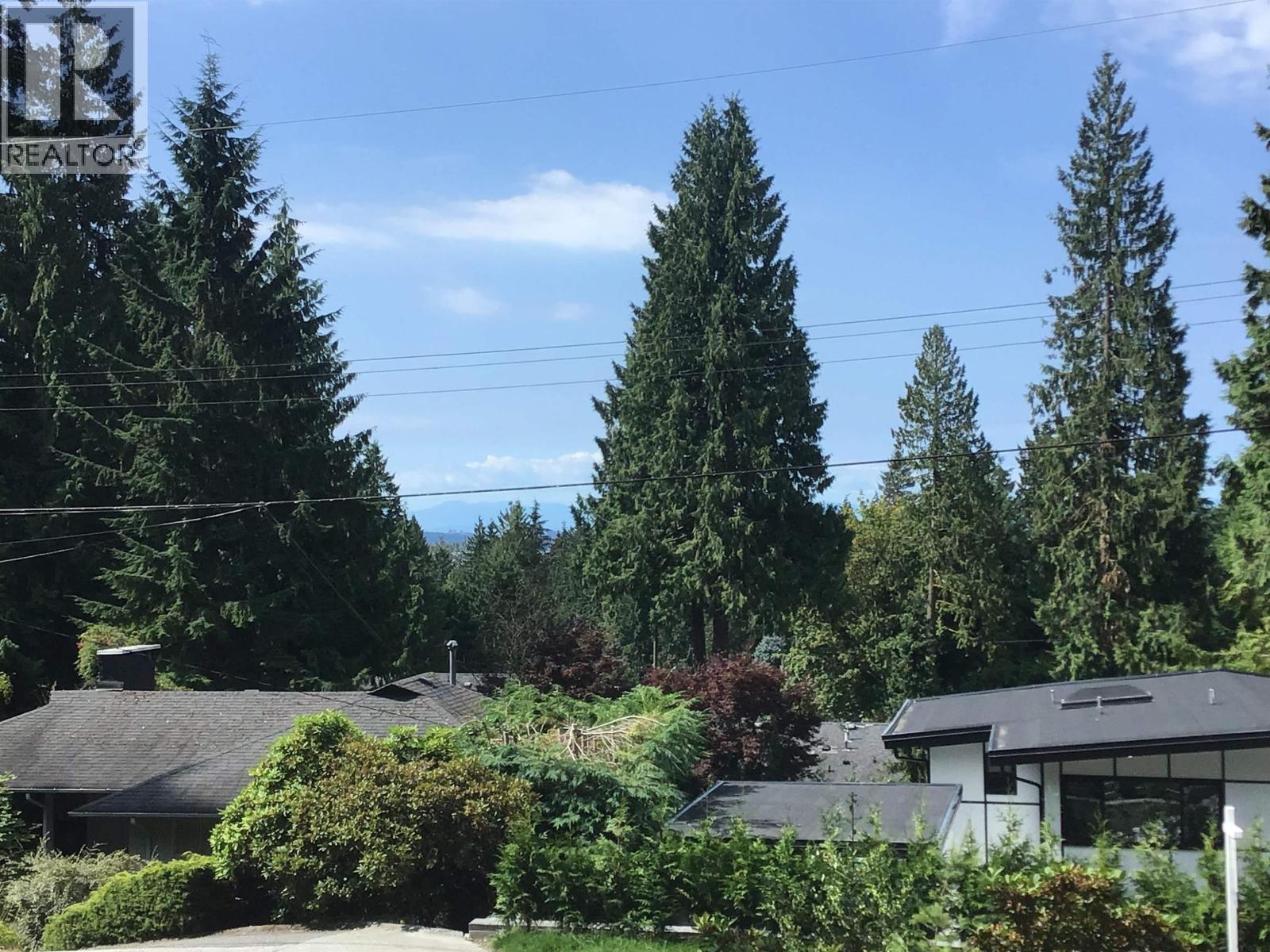 528 GREENWAY AVENUE, North Vancouver