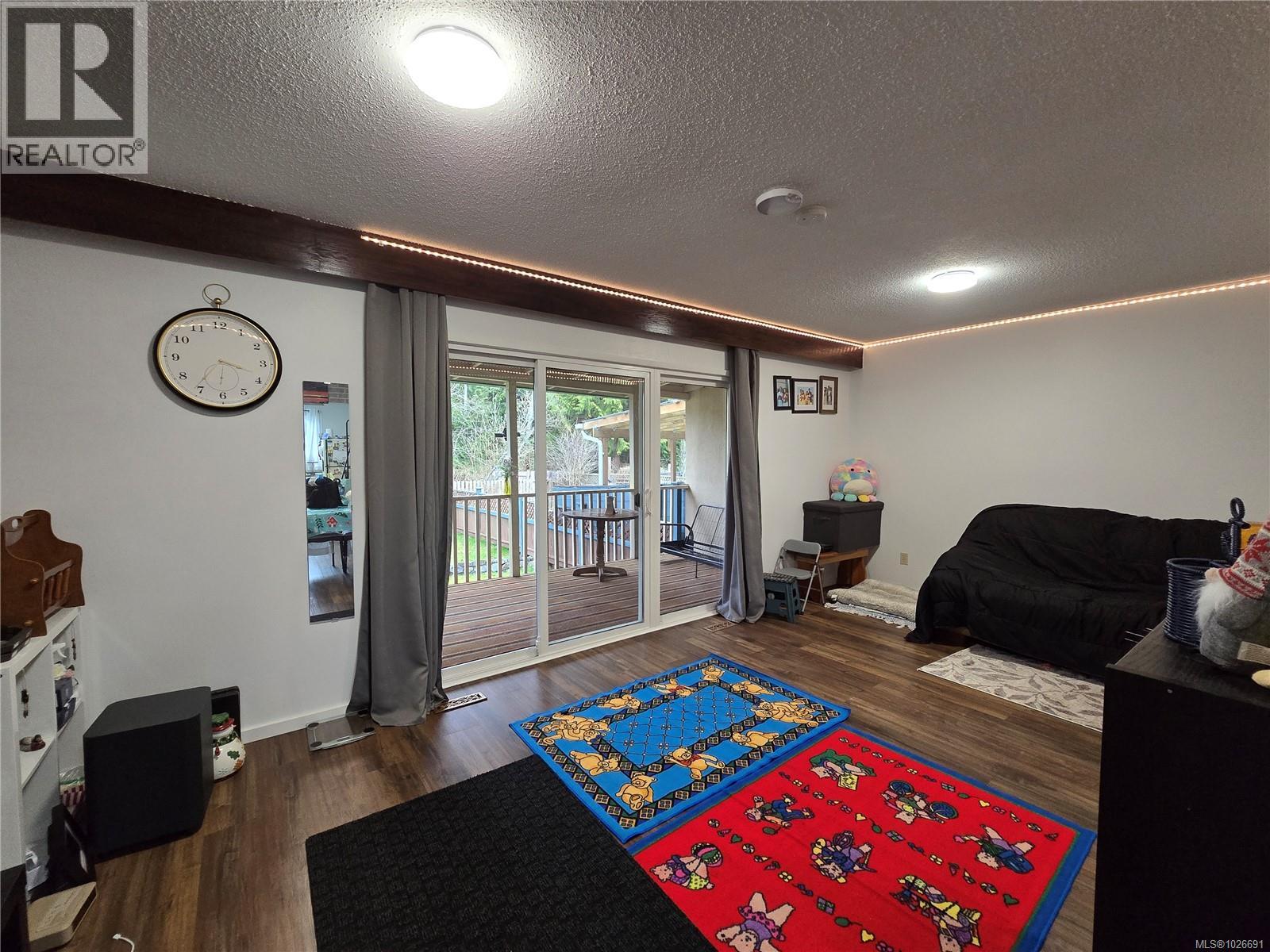 7312 Pine Dr - 10