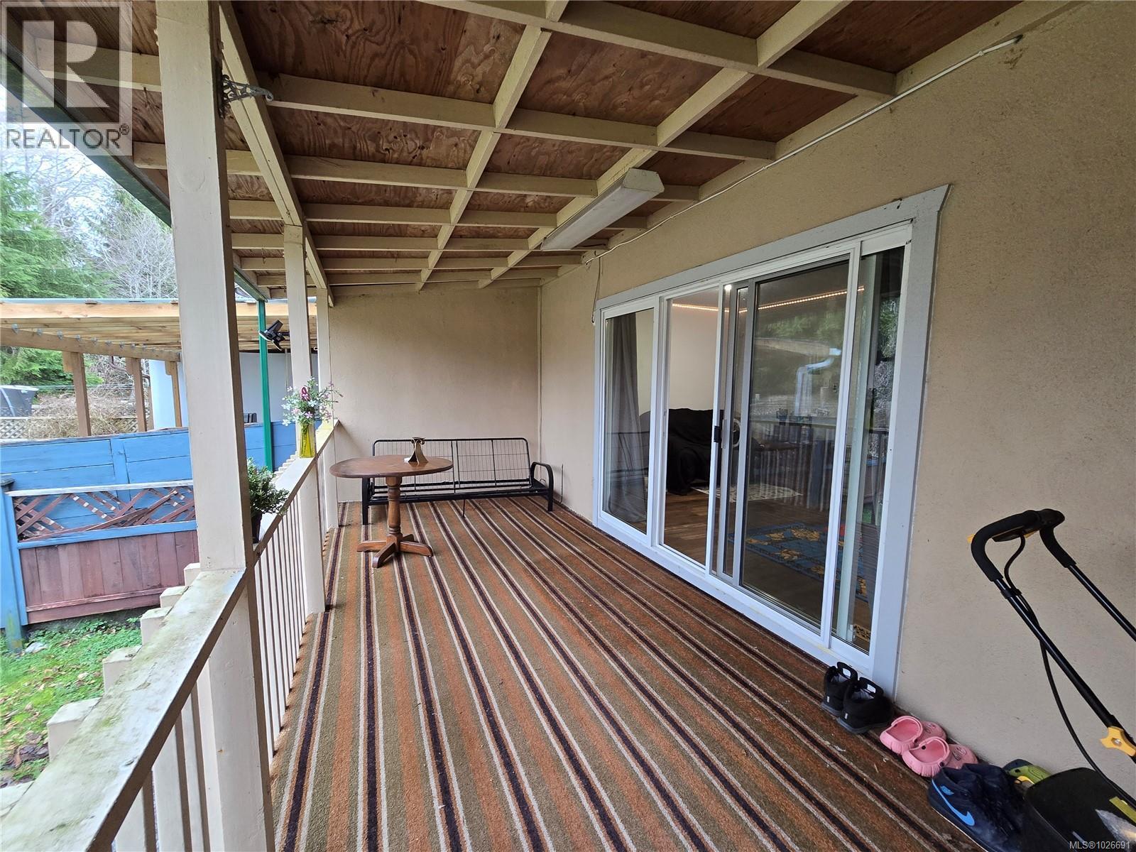 7312 Pine Dr, Port Hardy