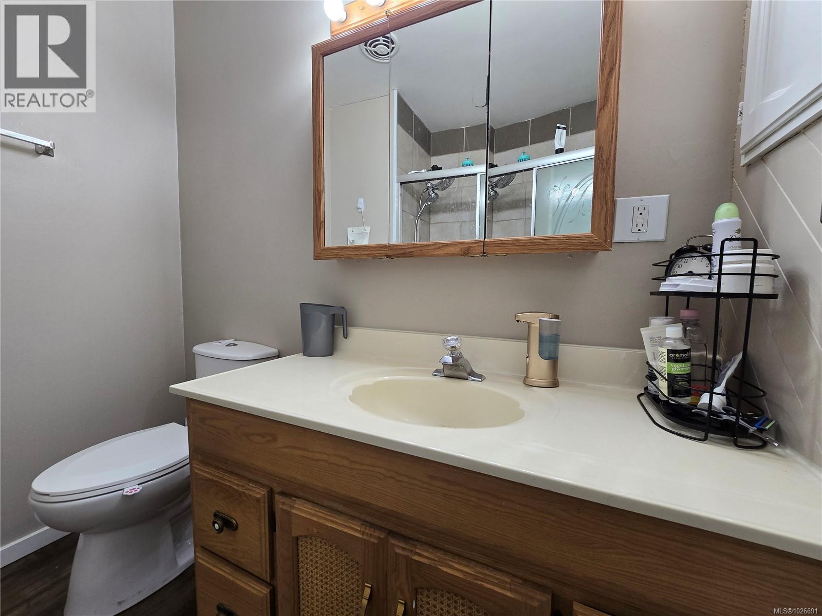 7312 Pine Dr, Port Hardy