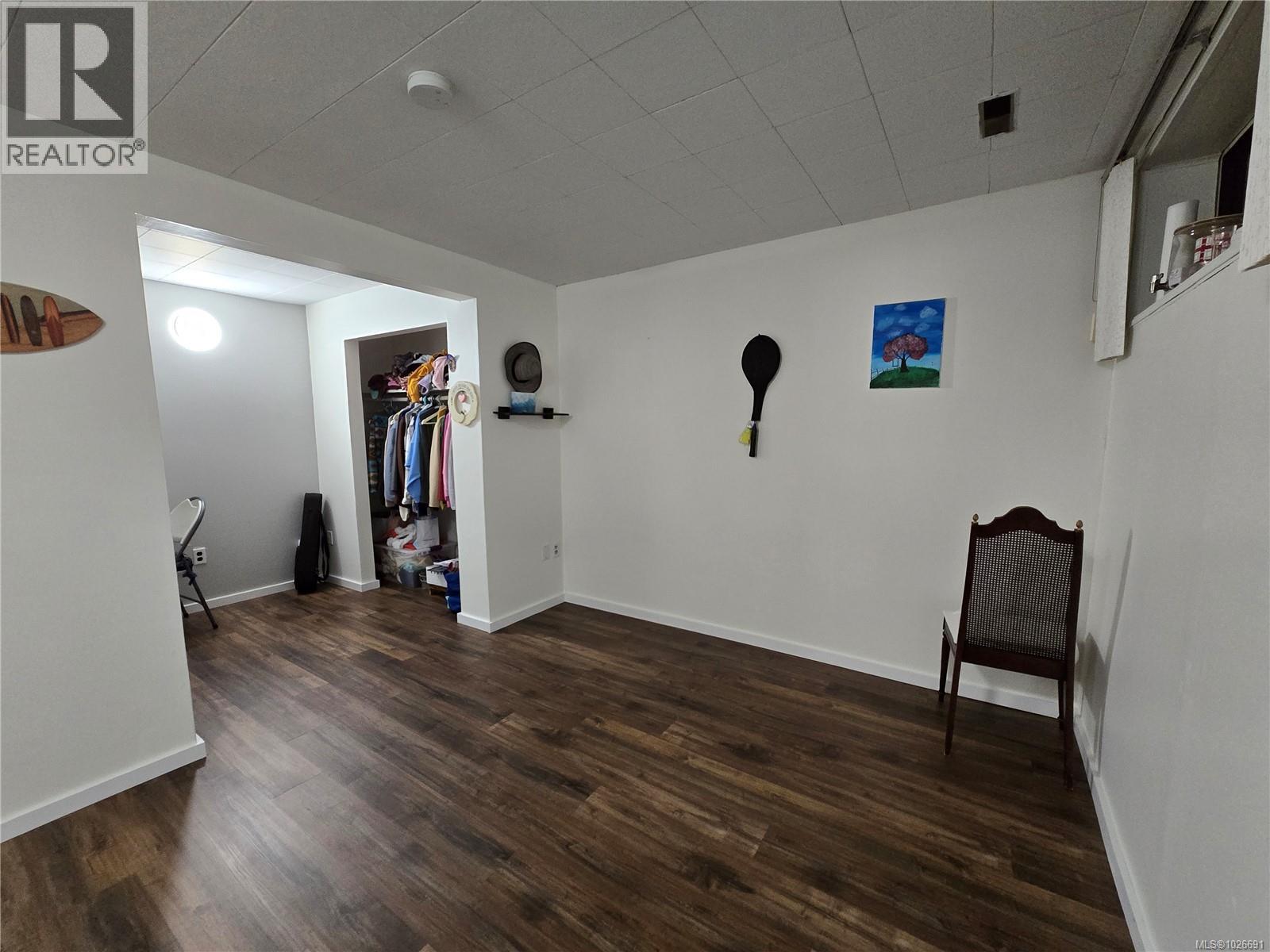 7312 Pine Dr, Port Hardy