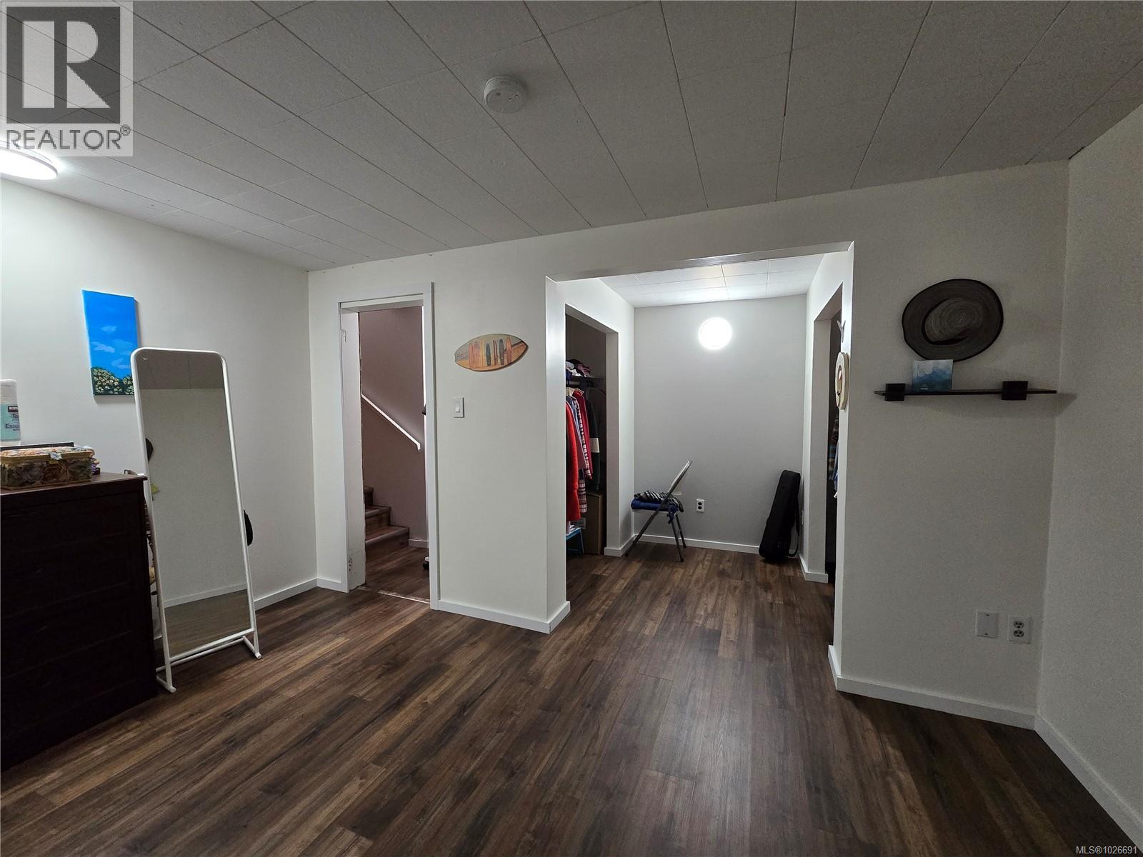 7312 Pine Dr, Port Hardy