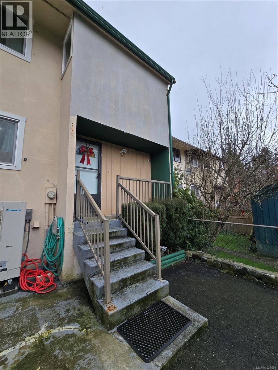 7312 Pine Dr, Port Hardy