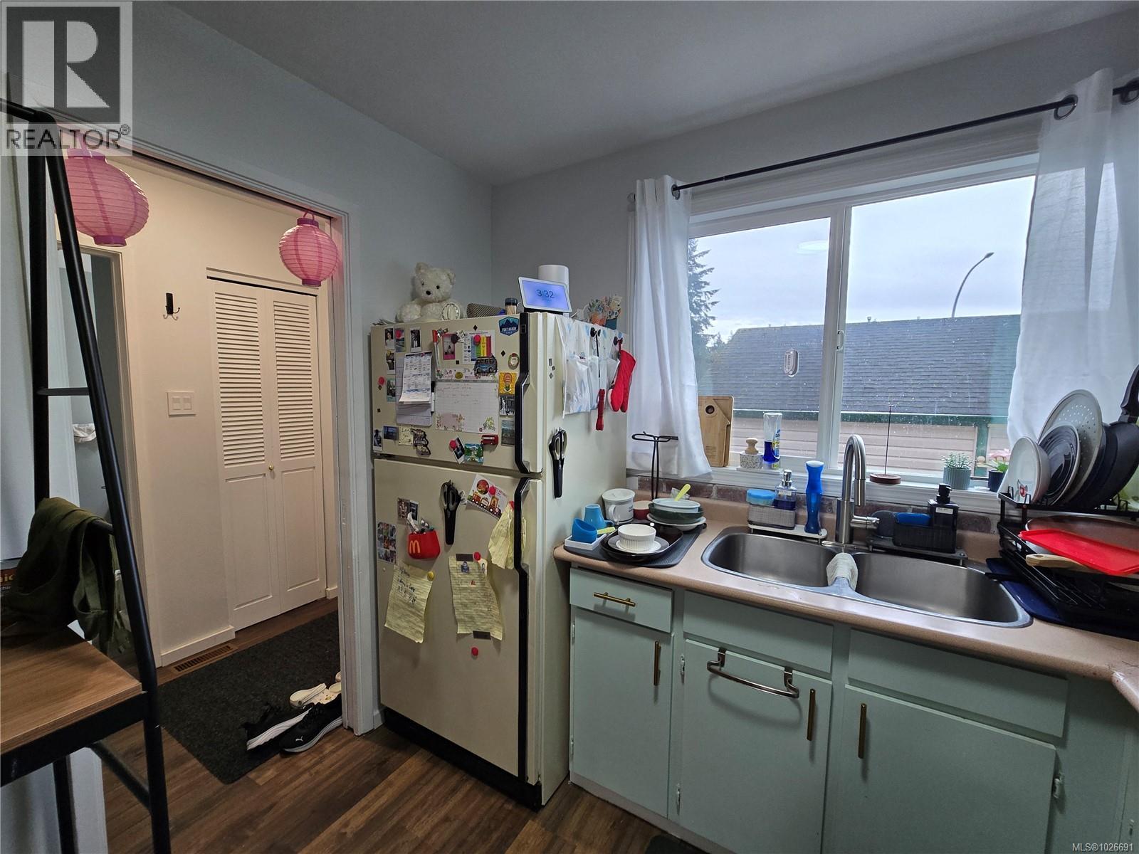 7312 Pine Dr, Port Hardy