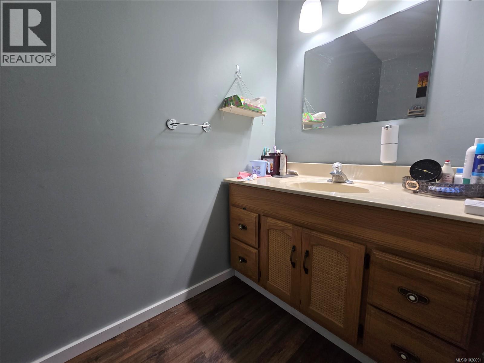 7312 Pine Dr, Port Hardy