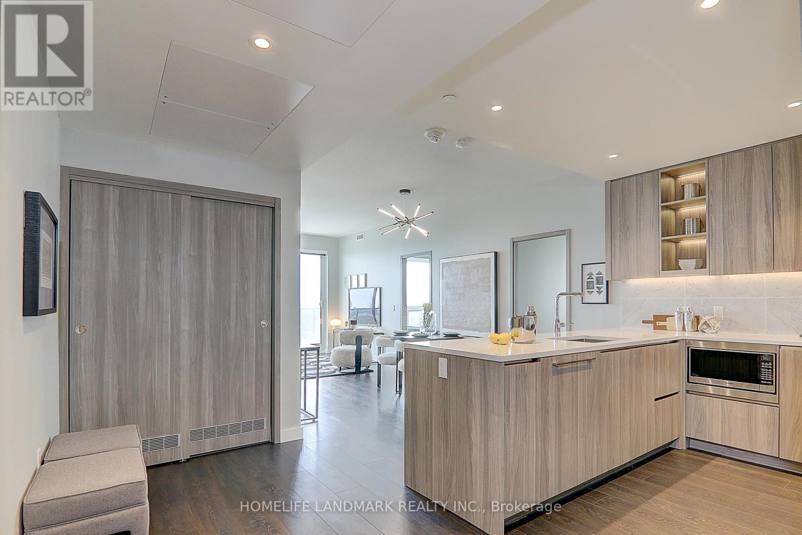 #3203 95 MCMAHON DRIVE S - 4