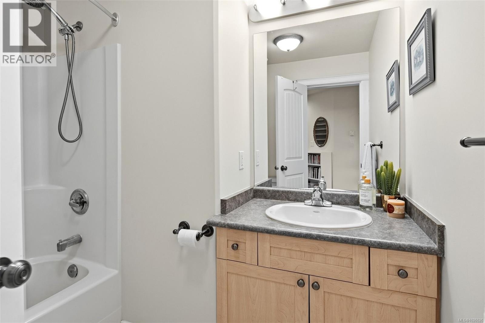 485 Outrigger Loop, Colwood