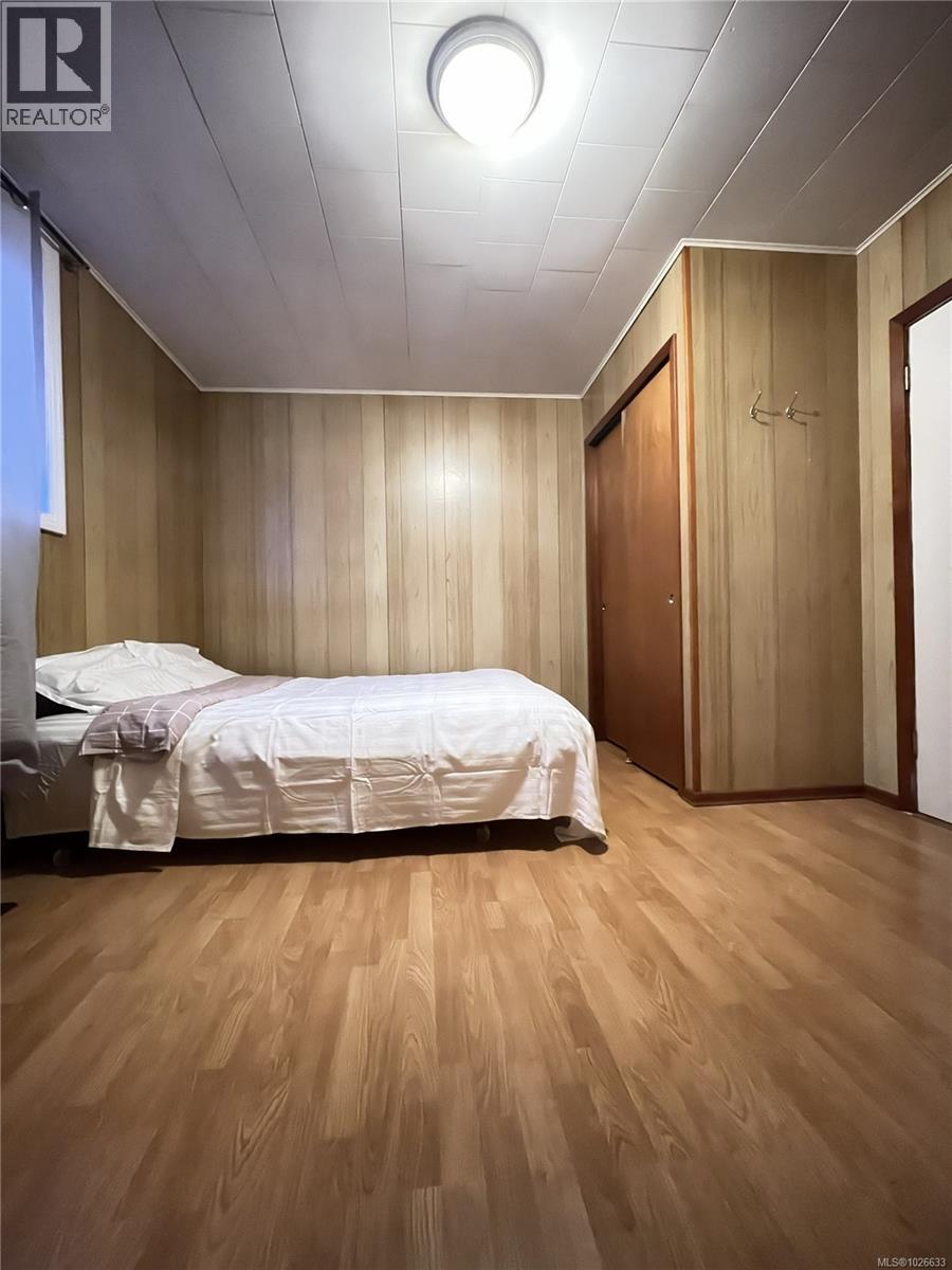 12 GILLESPIE ST - 18