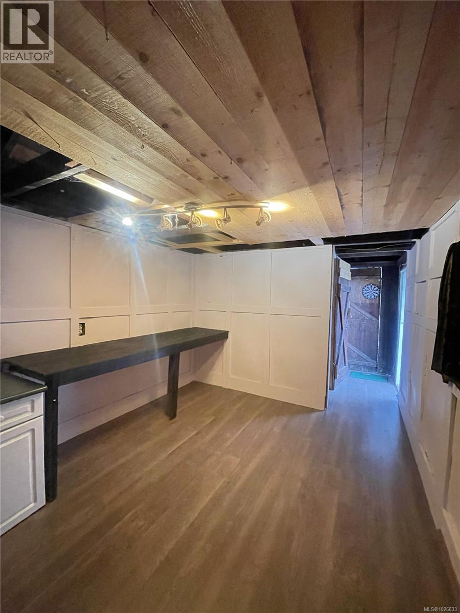 12 GILLESPIE ST - 32