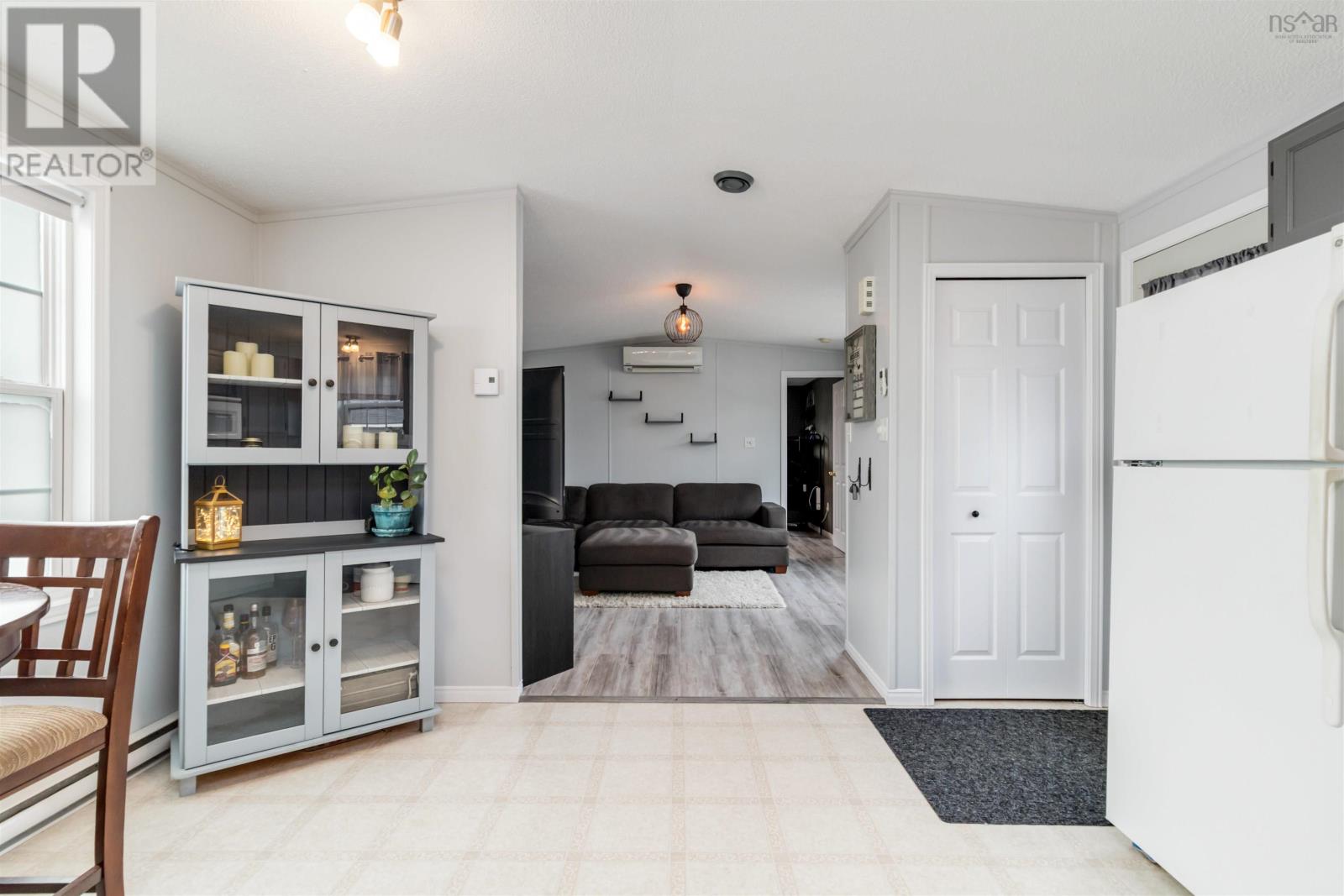 Property 7 of 20 of 10 Snow White Drive