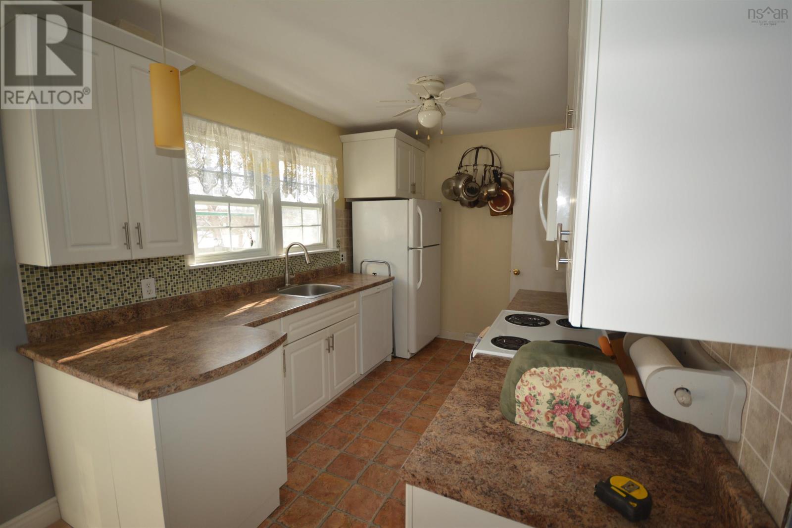 Property 2 of 24 of 15 Iris Avenue