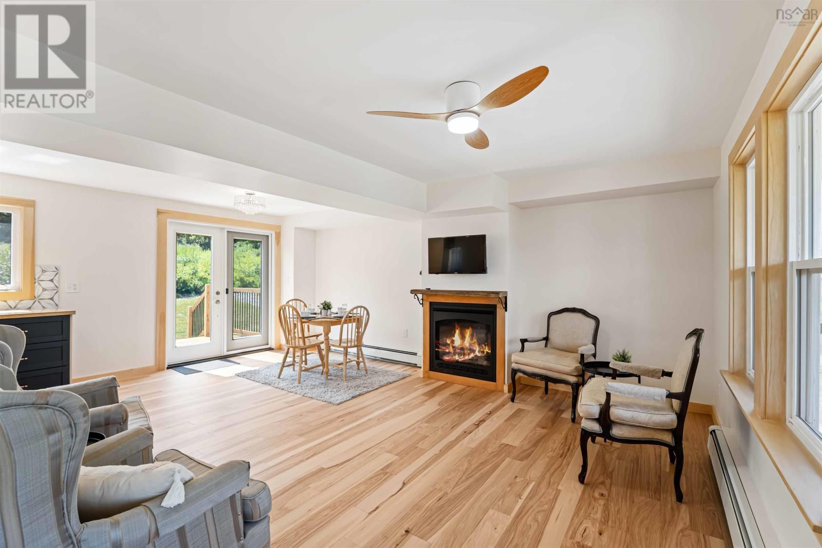 Property 24 of 50 of 866 Brinton Road