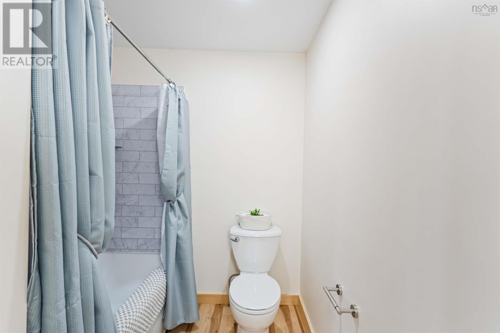 Property 27 of 50 of 866 Brinton Road