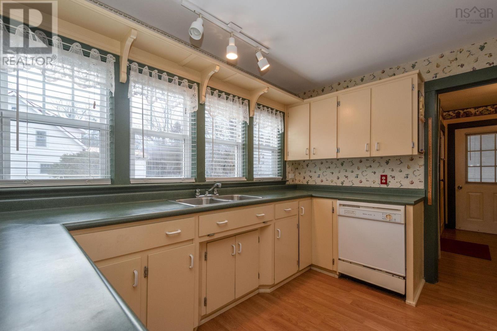 Property 22 of 47 of 9499 Highway 10