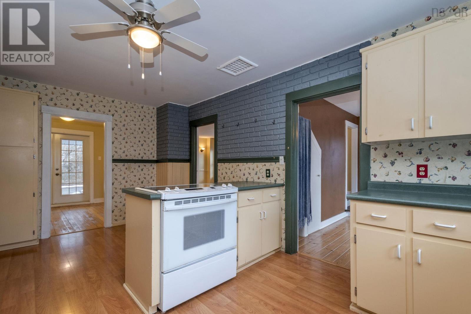 Property 21 of 47 of 9499 Highway 10