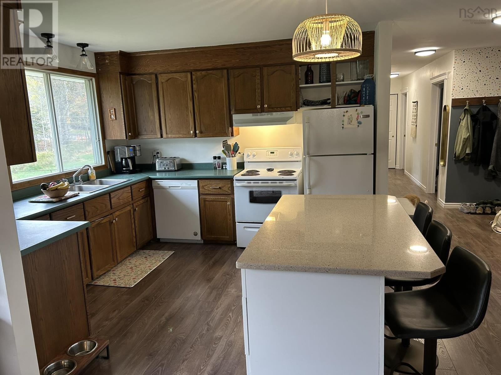 Property 13 of 36 of 77 HARRIS Avenue