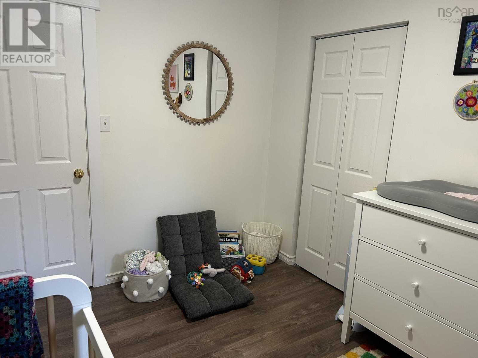 Property 22 of 36 of 77 HARRIS Avenue