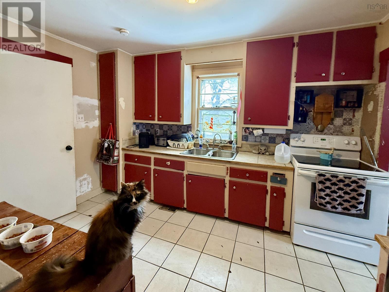 Property 12 of 20 of 2624 Highway 1