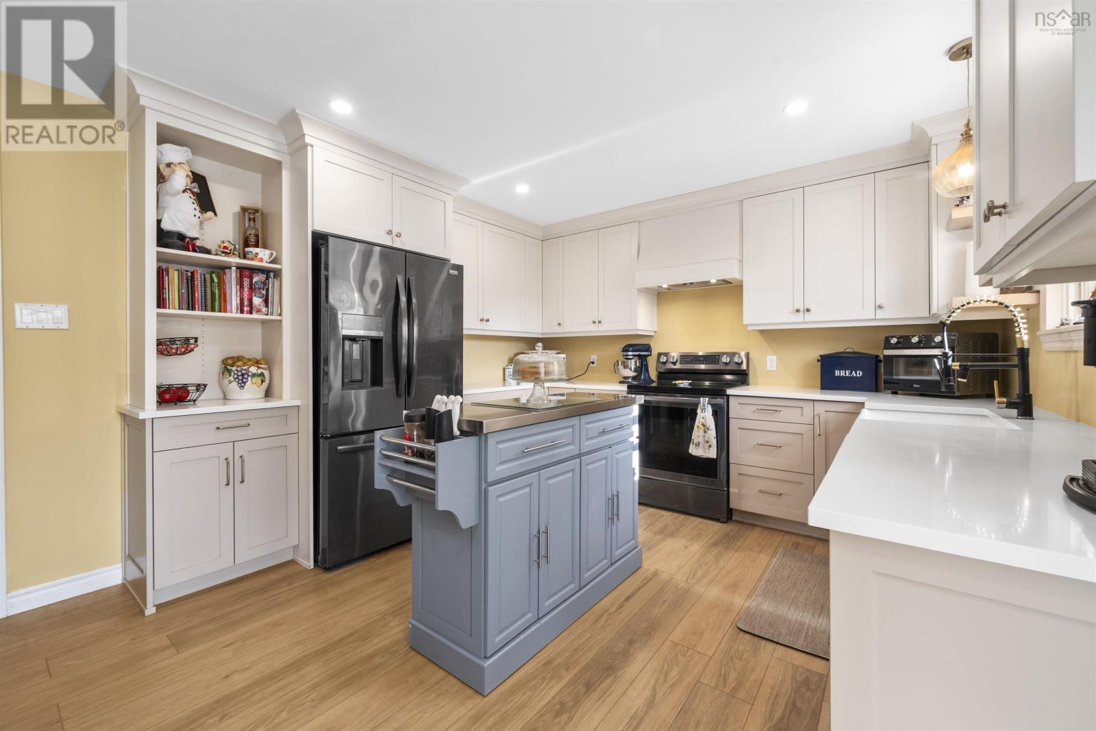 Property 10 of 33 of 1115 Tufts Avenue