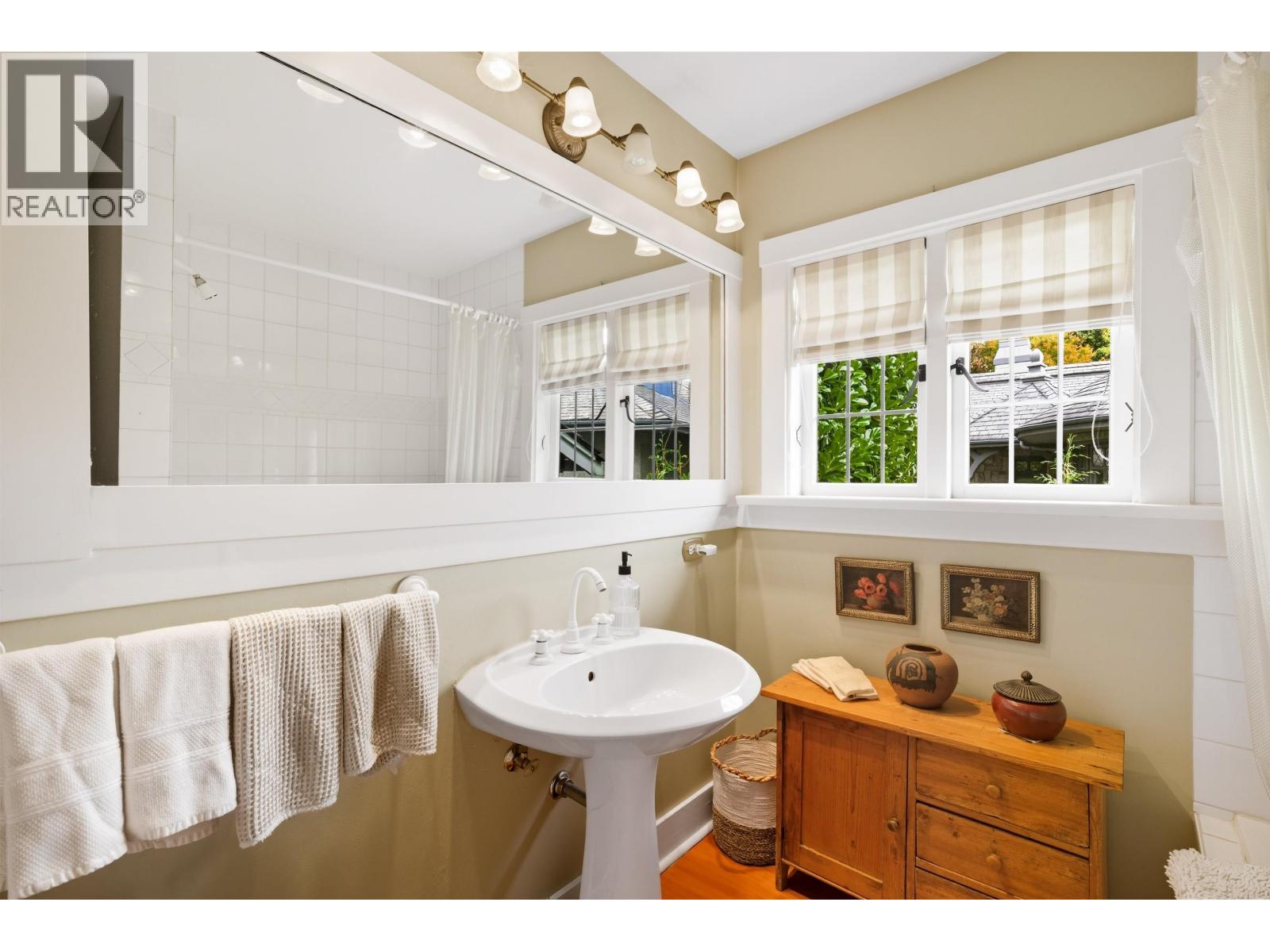 3654 CREERY AVENUE, West Vancouver