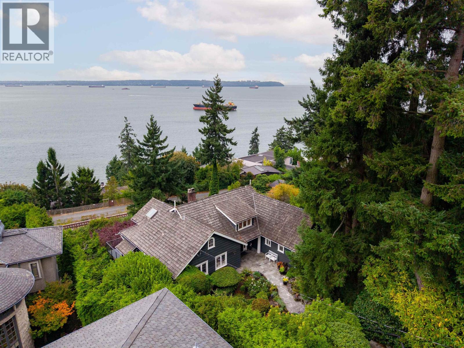 3654 CREERY AVENUE, West Vancouver