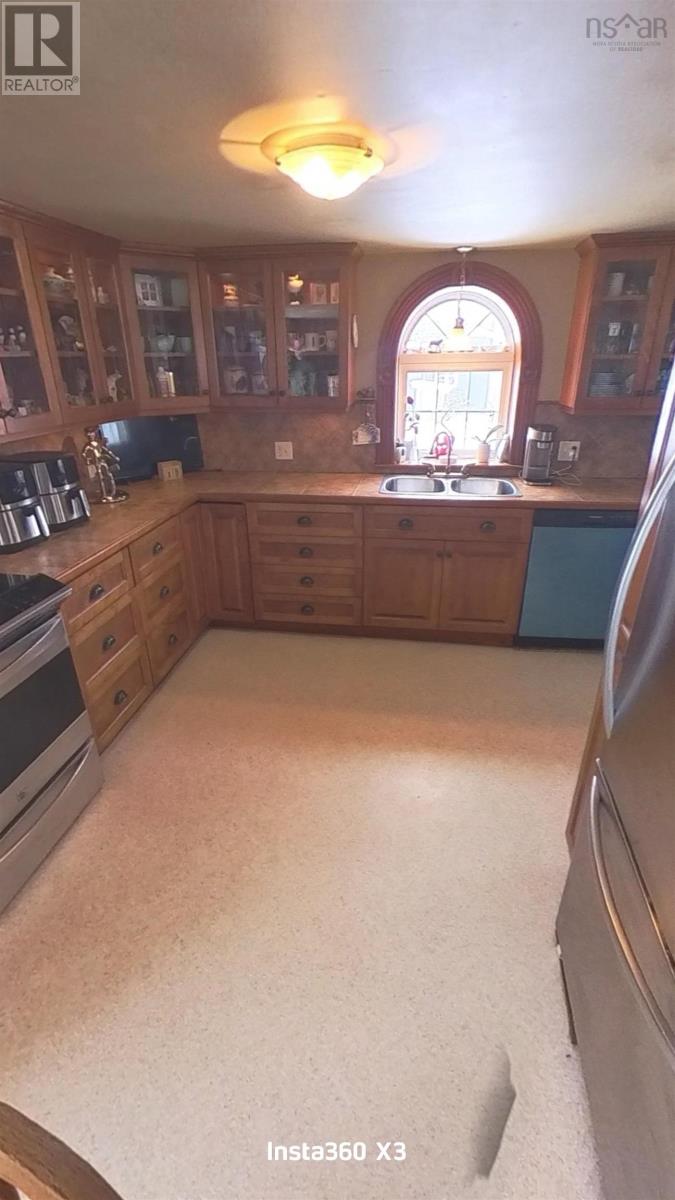 Property 9 of 40 of 1922 Highway 19