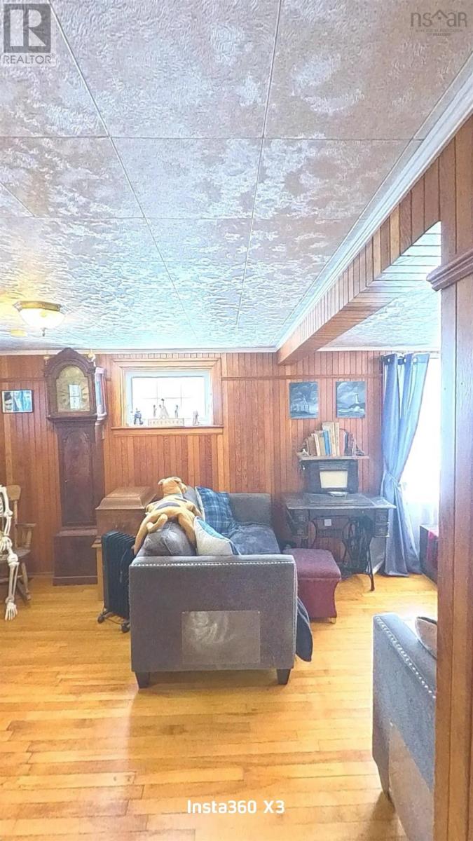 Property 17 of 40 of 1922 Highway 19