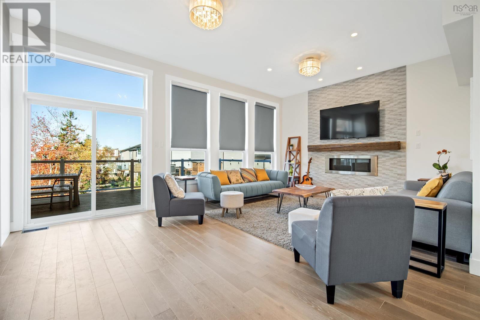 Property 10 of 49 of 322 Transom Drive