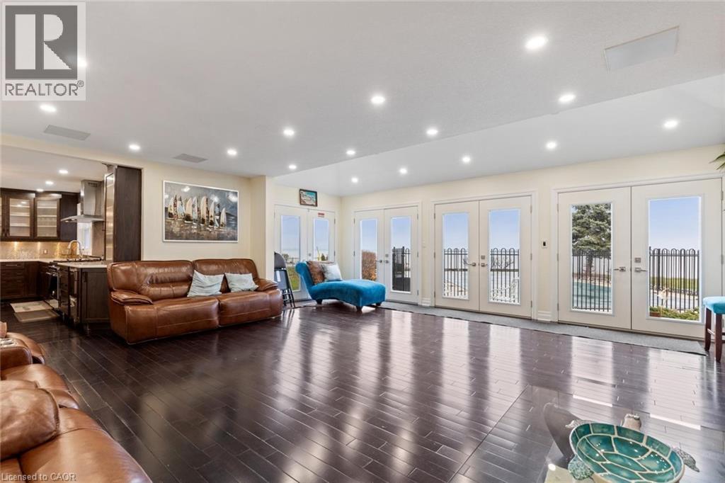 1073 NORTH SERVICE Road - 15