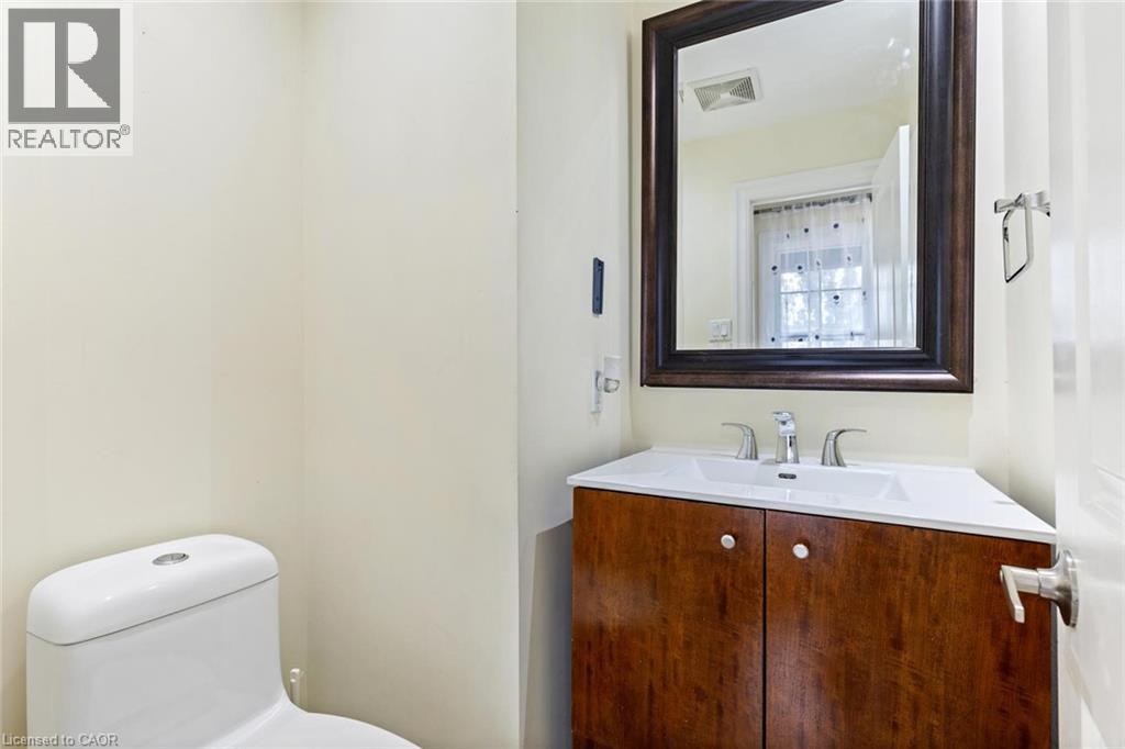 1073 NORTH SERVICE Road - 18