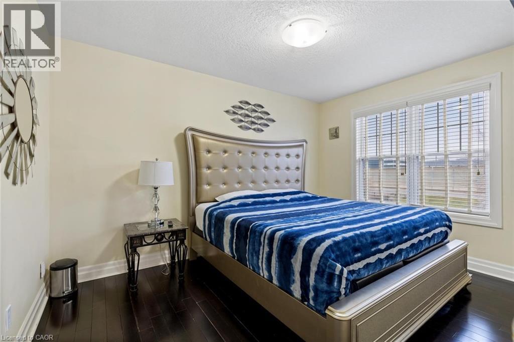 1073 NORTH SERVICE Road - 24