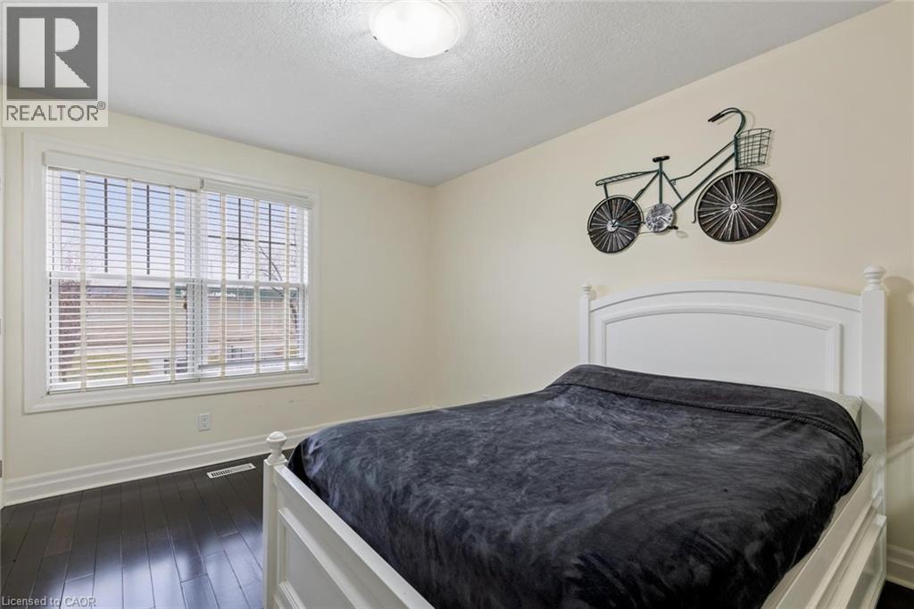 1073 NORTH SERVICE Road - 25