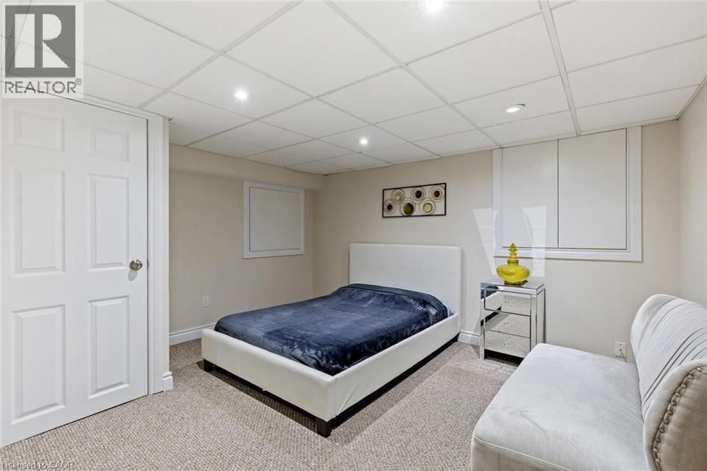 1073 NORTH SERVICE Road - 27