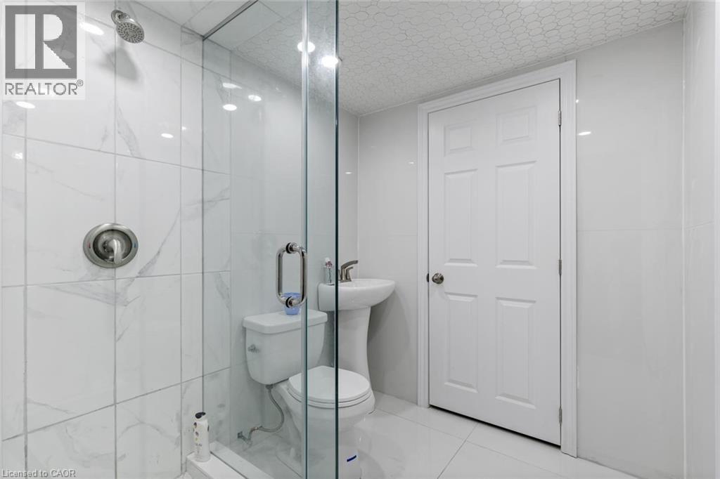 1073 NORTH SERVICE Road - 28