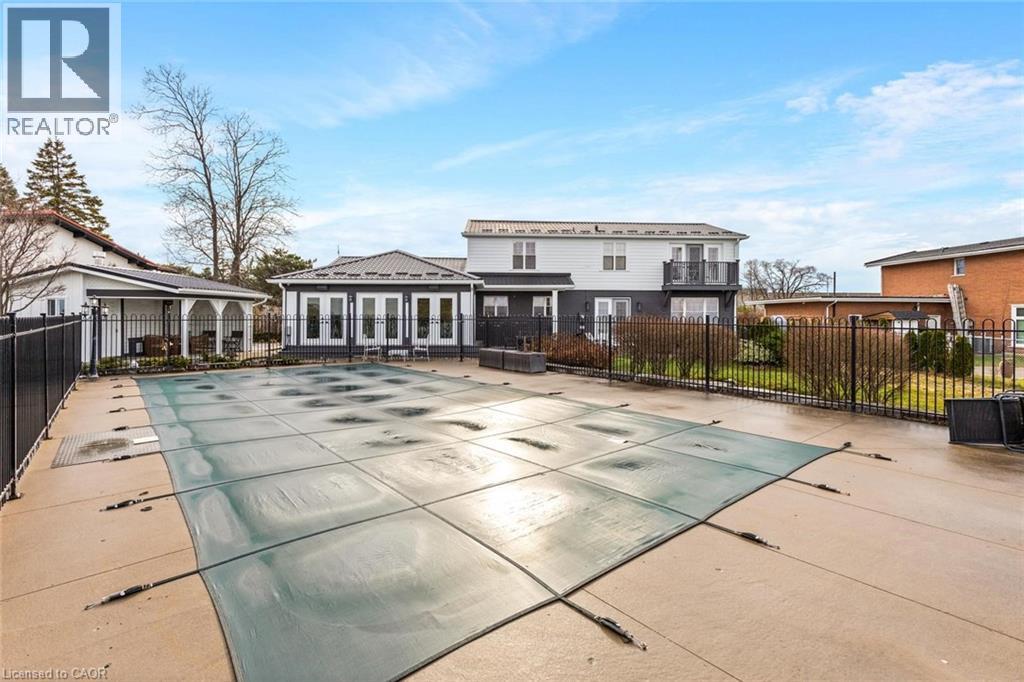 1073 NORTH SERVICE Road - 31