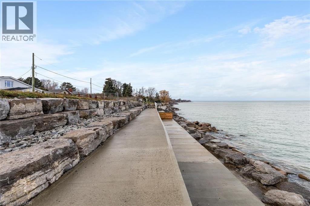 1073 NORTH SERVICE Road - 35