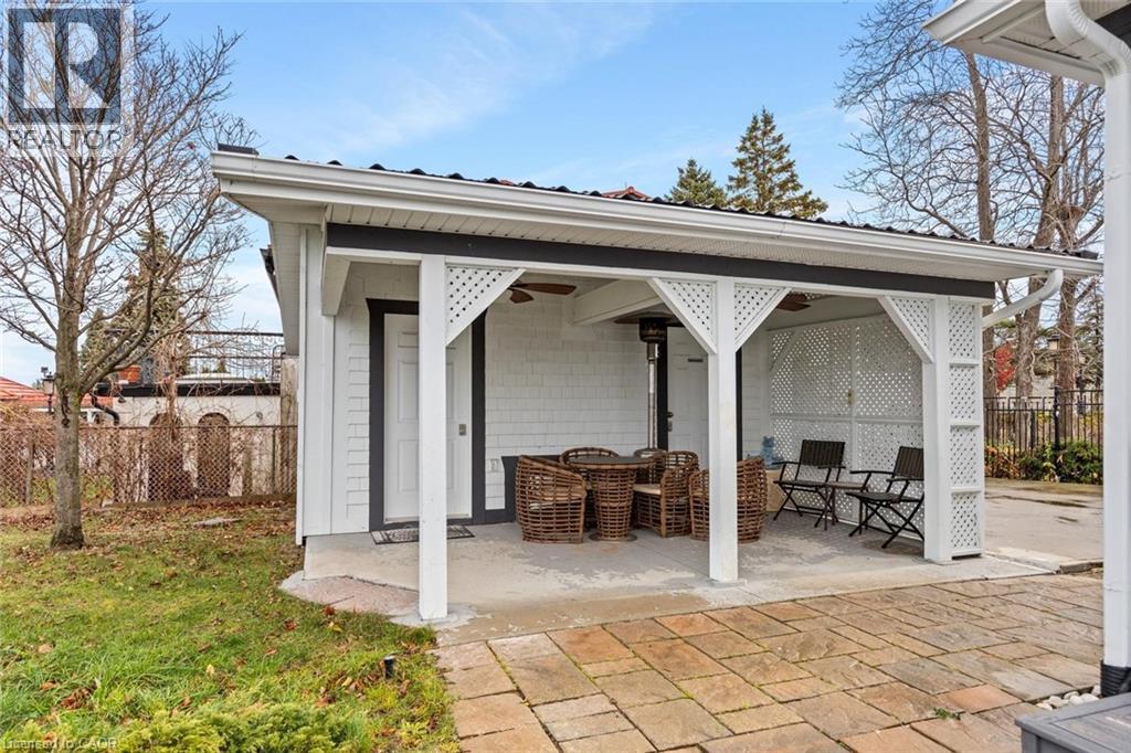 1073 NORTH SERVICE Road - 37