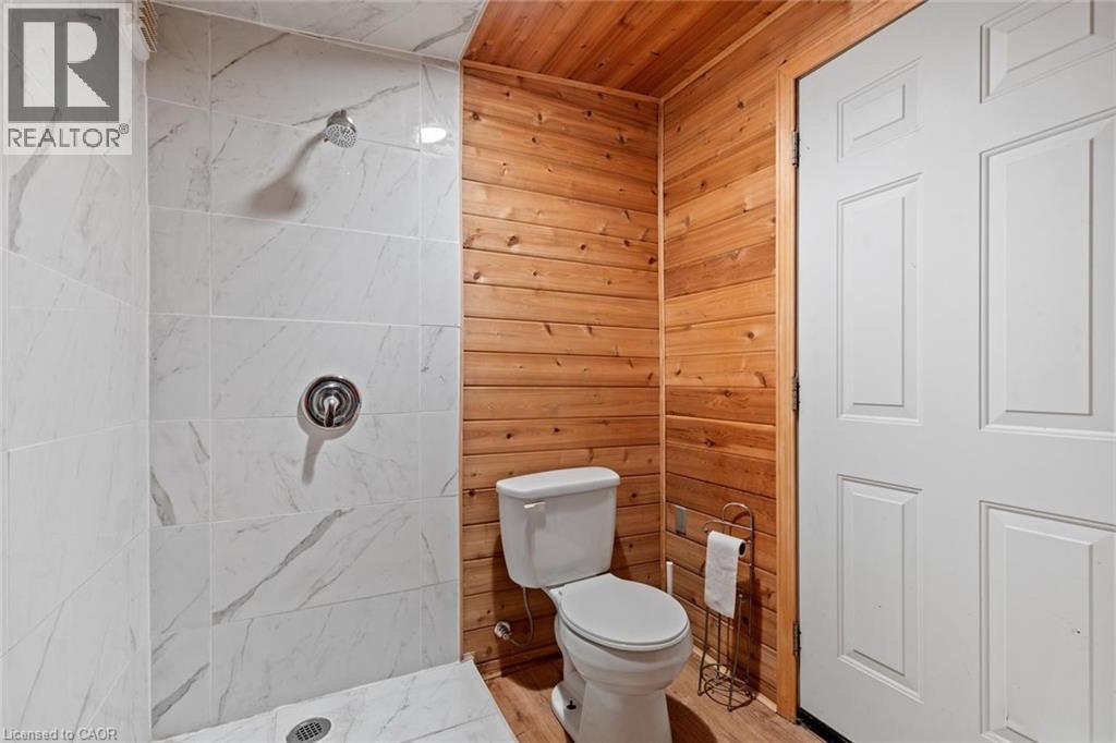 1073 NORTH SERVICE Road - 39