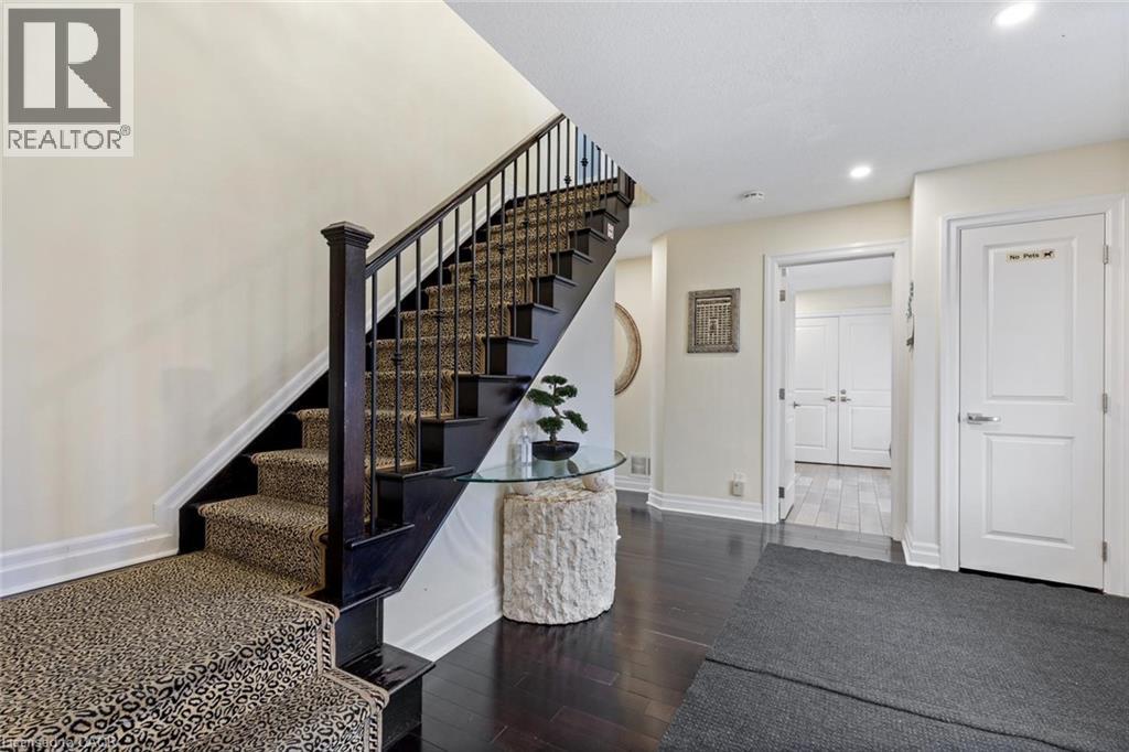 1073 NORTH SERVICE Road - 6