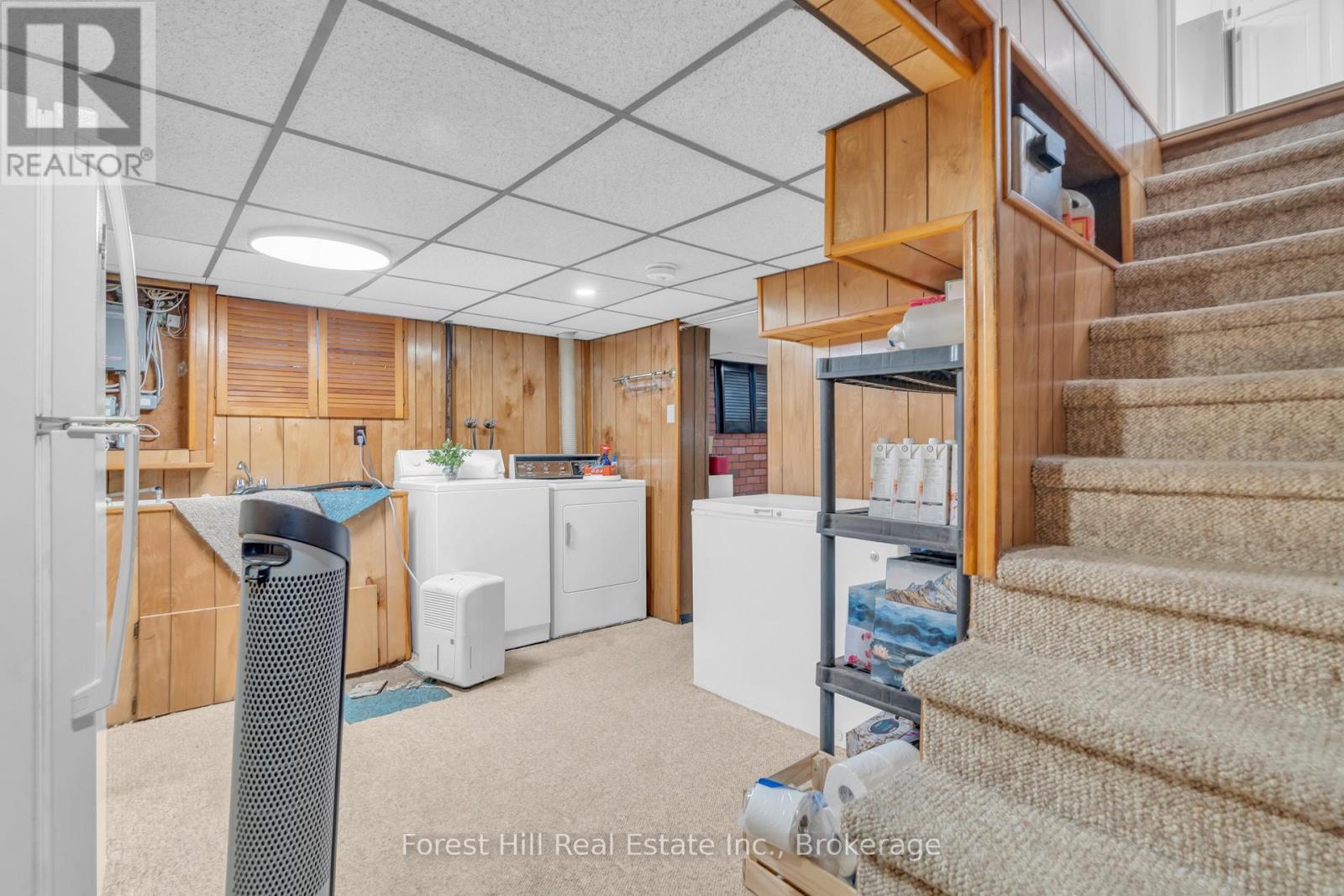 161 HERBERT STREET — photo 32