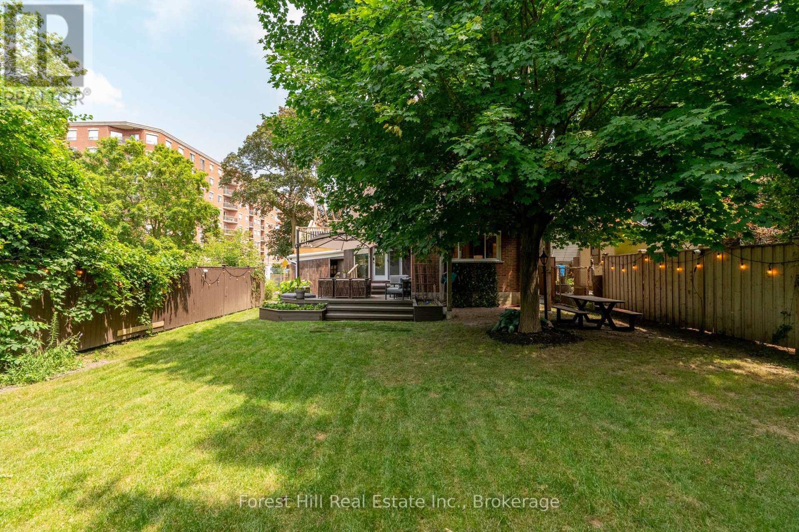 161 HERBERT STREET — photo 37