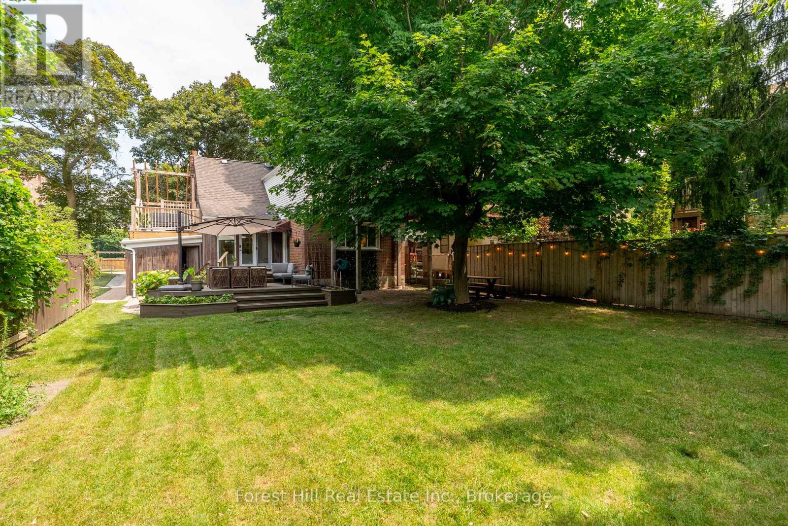 161 HERBERT STREET — photo 38