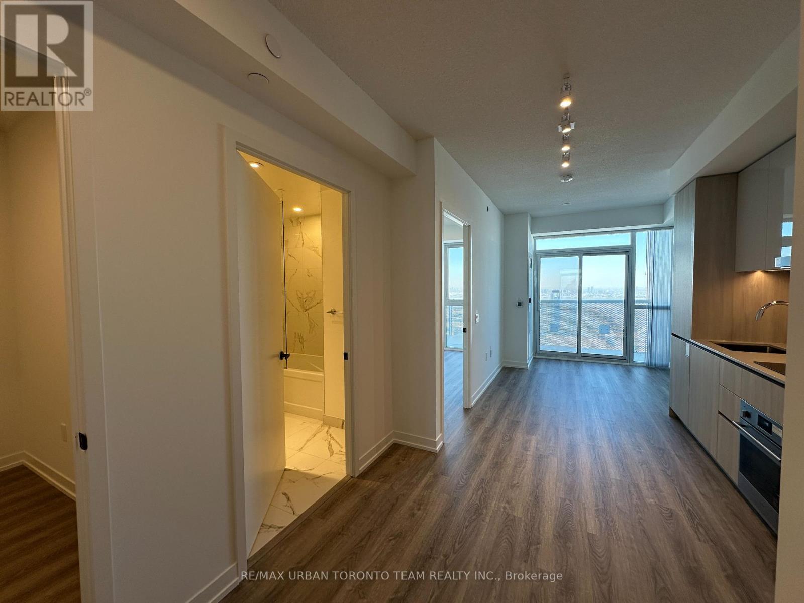 8 Interchange Unit 5508 photo 2