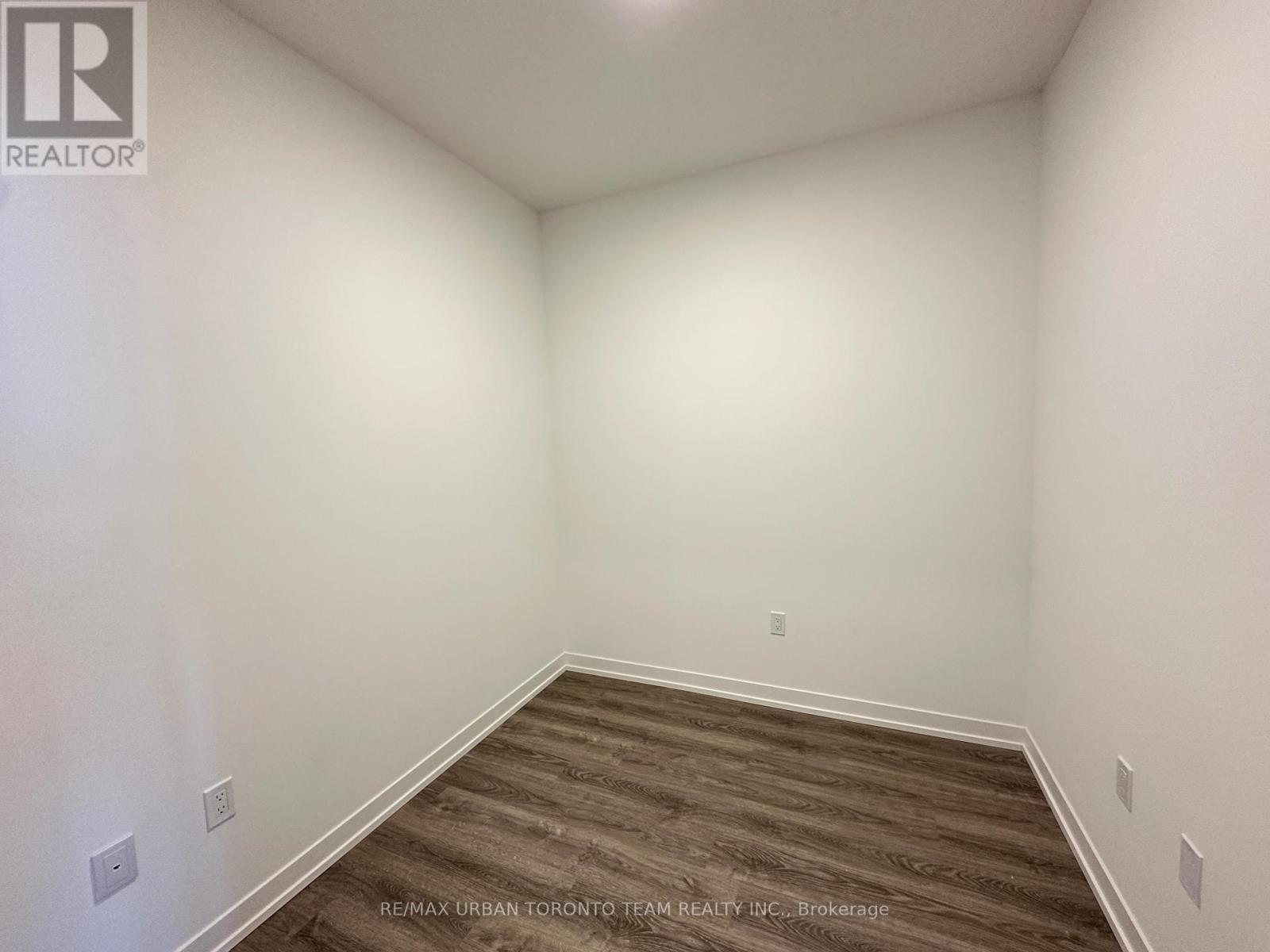 8 Interchange Unit 5508 photo 3