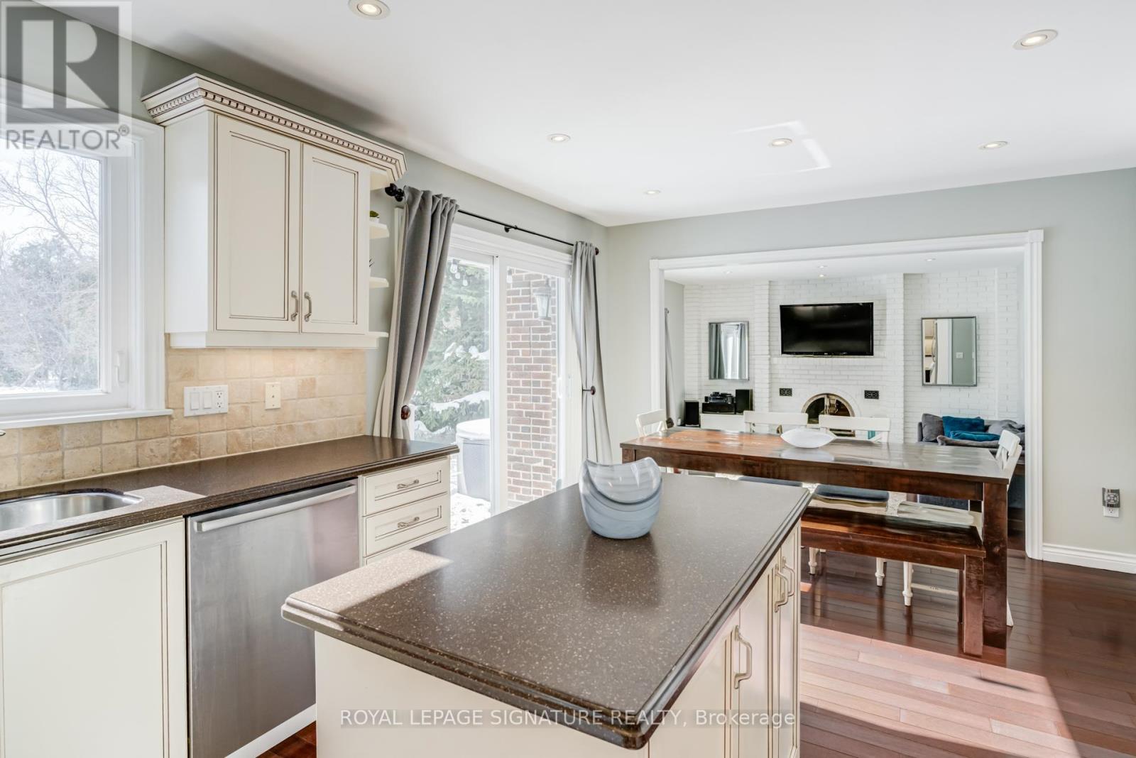 81 GARDEN AVENUE - 11