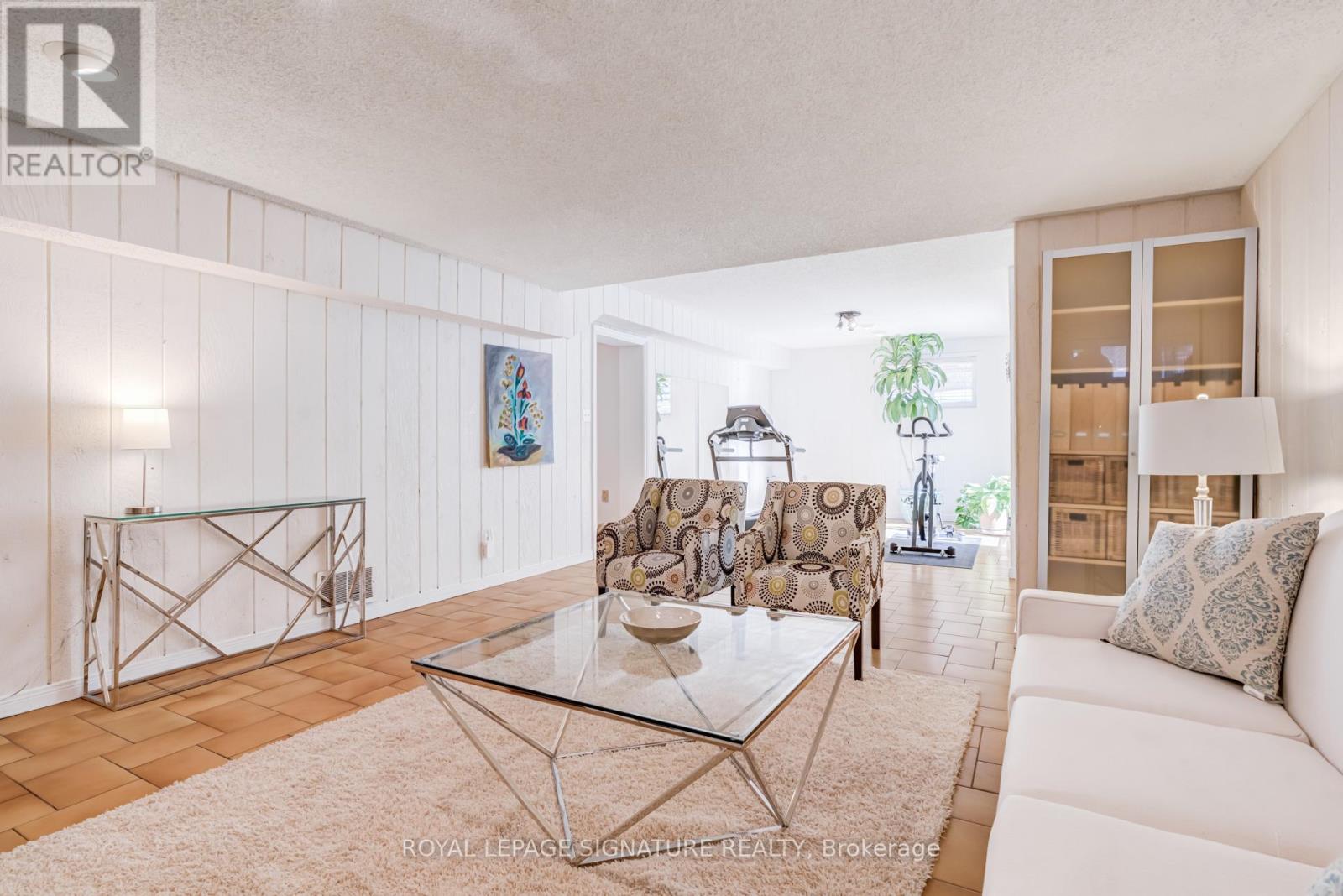 81 GARDEN AVENUE - 41