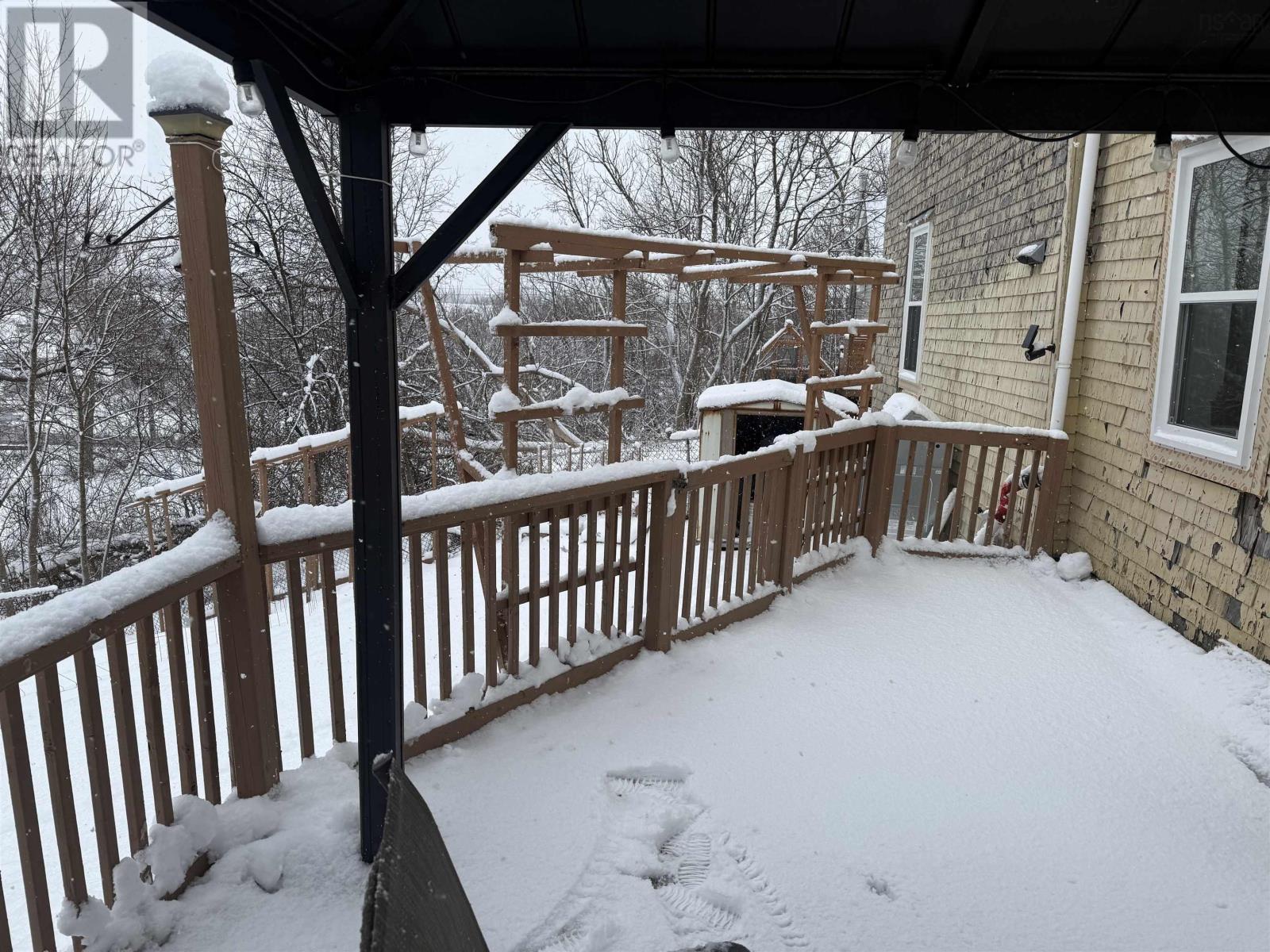 Property 20 of 28 of 18 Oak Street