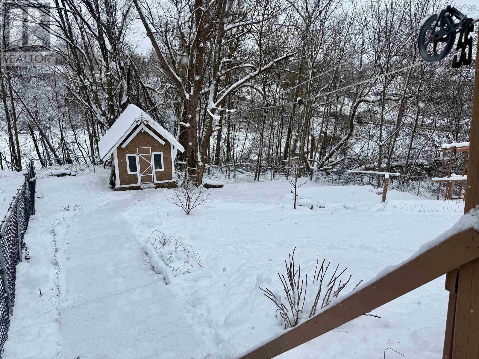 Property 23 of 28 of 18 Oak Street