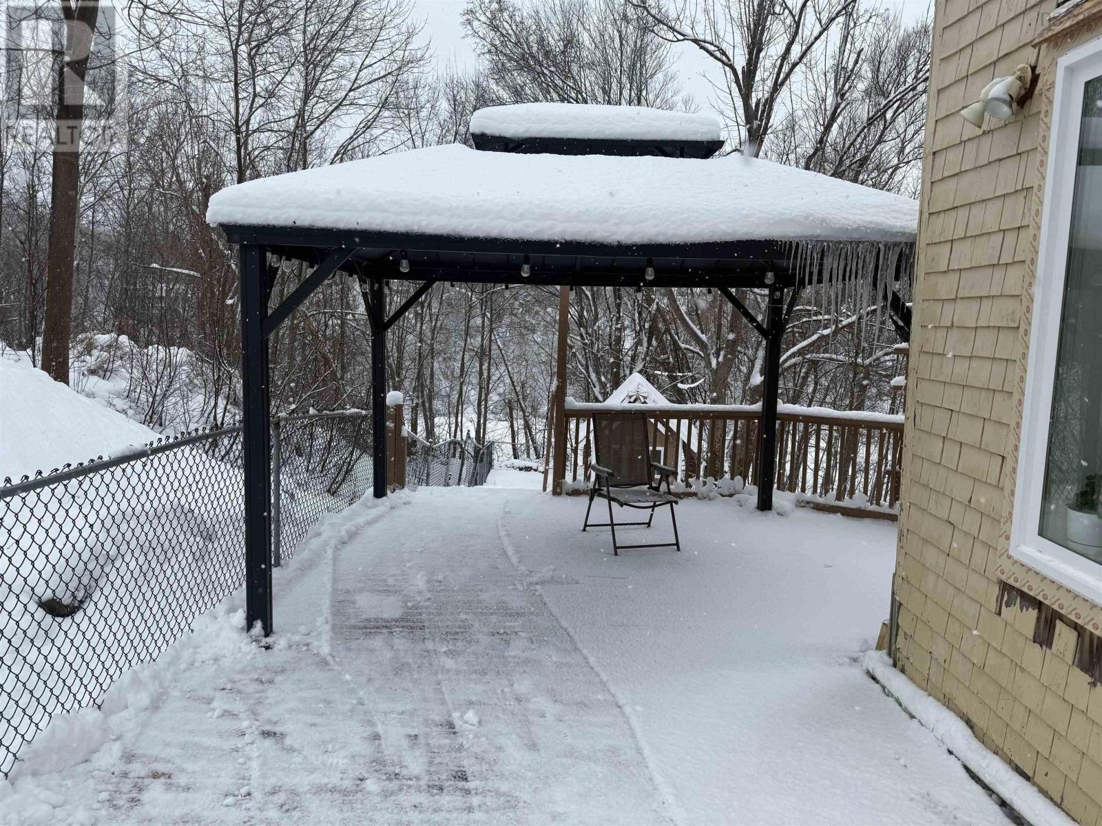 Property 21 of 28 of 18 Oak Street